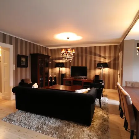 Apartament Luxury Garden With